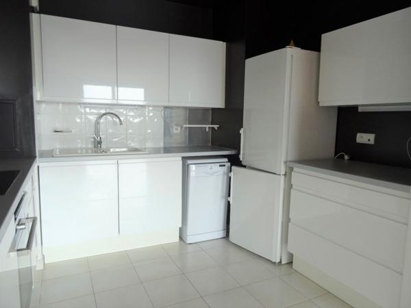 3 pièces d'environ 72 m² NON MEUBLÉ - ROSA PARKS - BALCON DE 15m²