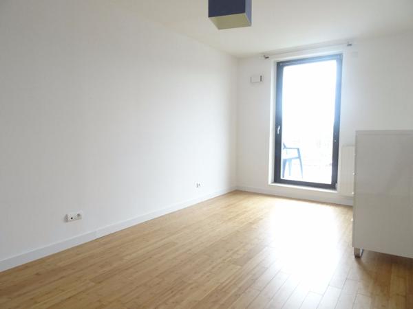 3 pièces d'environ 72 m² NON MEUBLÉ - ROSA PARKS - BALCON DE 15m²