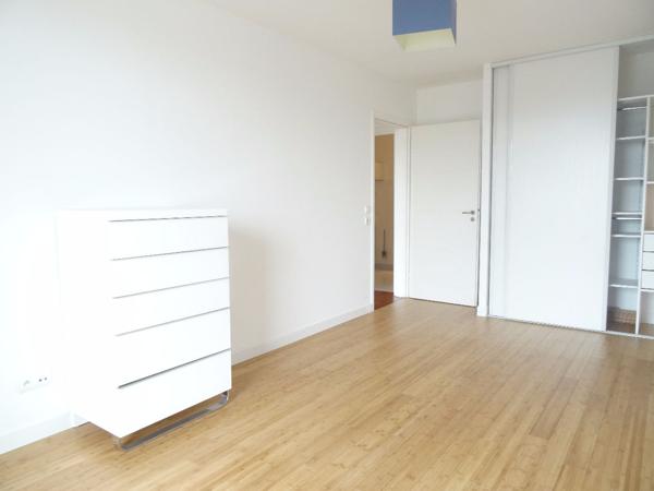 3 pièces d'environ 72 m² NON MEUBLÉ - ROSA PARKS - BALCON DE 15m²