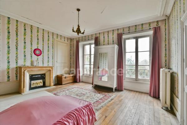 Propriete à vendre 9 pièces VOUZIERS (08)