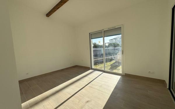 Maison à vendre    5 pièces •  Générac