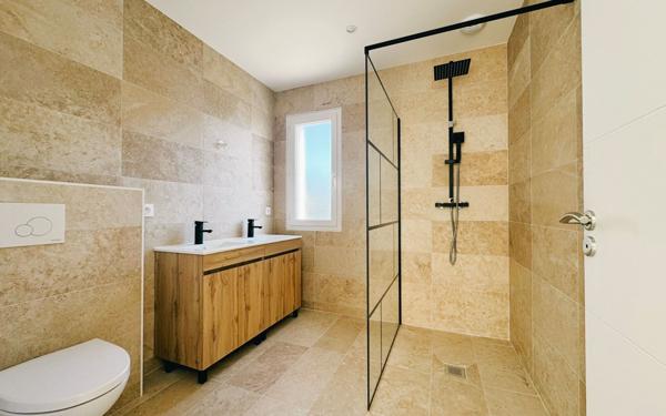 Maison à vendre    5 pièces •  Générac