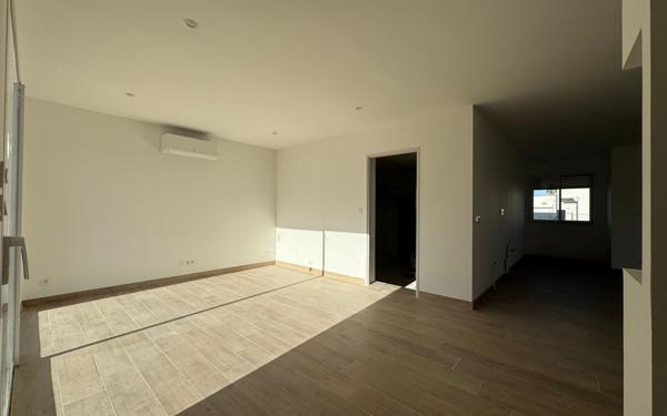 Maison à vendre    5 pièces •  Générac