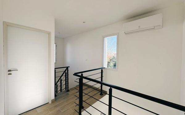 Maison à vendre    5 pièces •  Générac