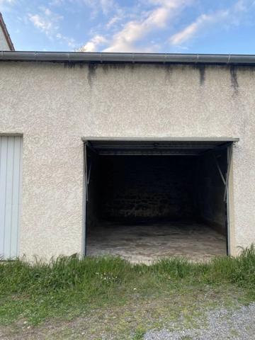 Location                                                      Garage
                        
                                         18 m2                     à Nevers