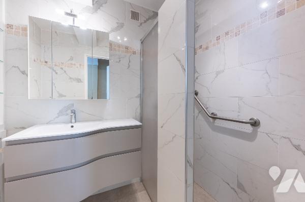 PARIS 16 - AUTEUIL SUD - RUE CALME - ÉTAGE ÉLEVÉ- APPARTEMENT FAMILIAL 155 M2 - 4/5 CHAMBRES