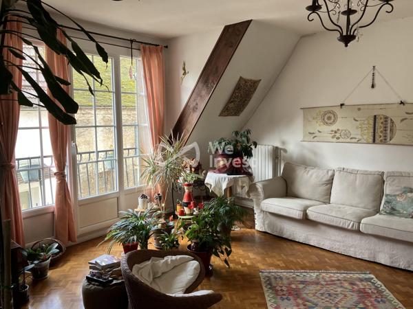 MAISON DE VILLE