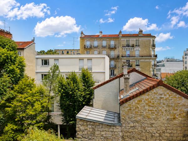 Traversant, lumineux, entièrement rénové