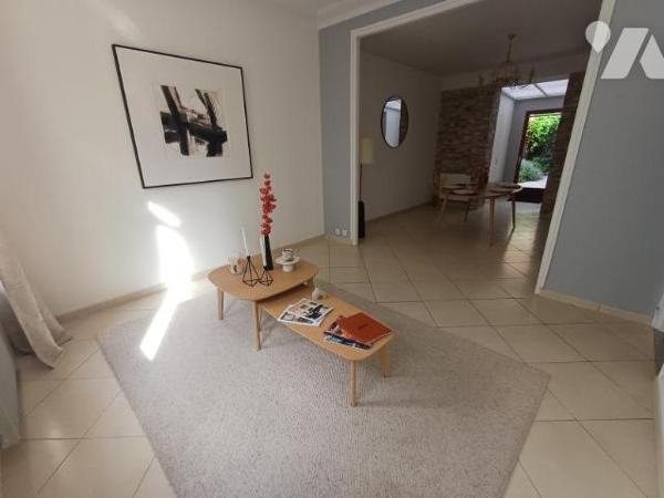 BAS HENRIVILLE : Jolie maison renovée de 133 m² avec TERRASSE