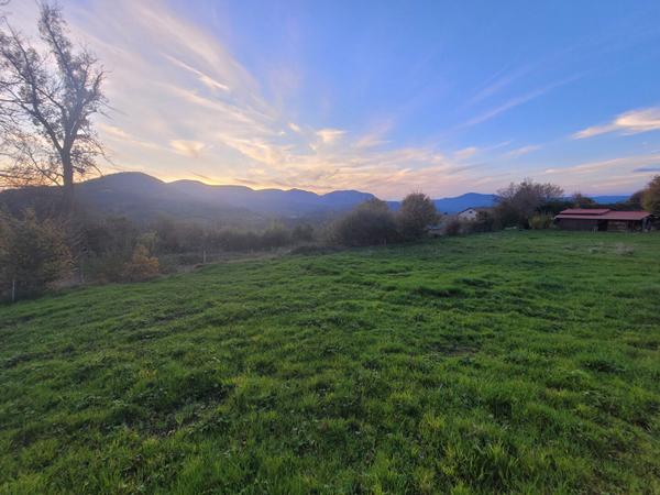 EXCLUSIVITE BEAUX ! belle parcelle de 3600 m2 constructible avec vue dégagée