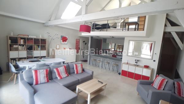 Loft / 2 chambres / mezzanine / garage souterrain.