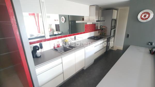 Loft / 2 chambres / mezzanine / garage souterrain.