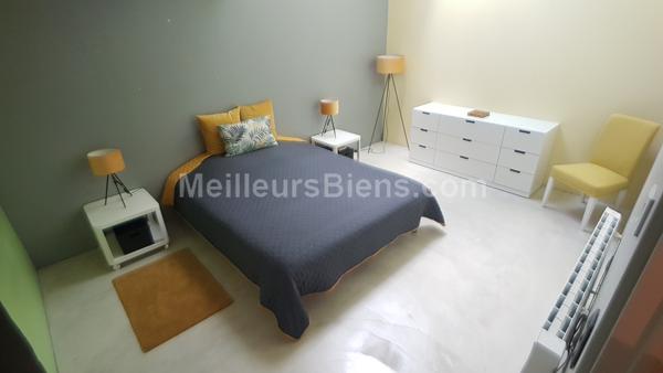 Loft / 2 chambres / mezzanine / garage souterrain.