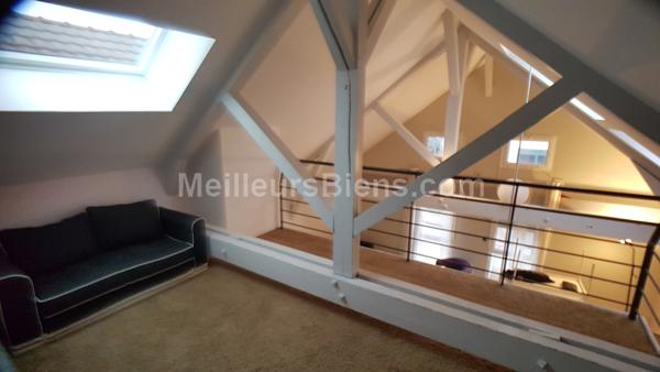 Loft / 2 chambres / mezzanine / garage souterrain.