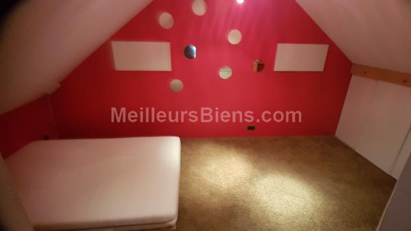 Loft / 2 chambres / mezzanine / garage souterrain.