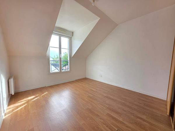 Appartement F3 Villenoy - place de parking