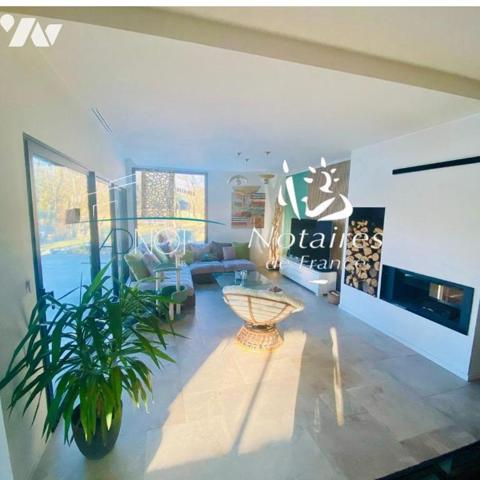 TRES BELLE VILLA D'ARCHITECTE