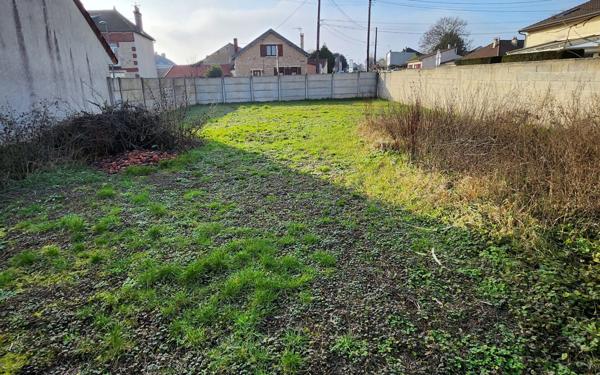 Terrain à vendre    Corbeny