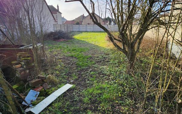 Terrain à vendre    Corbeny