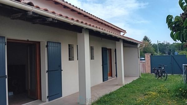 Grande maison contemporaine idéalement située