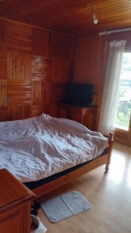 Grande maison contemporaine idéalement située