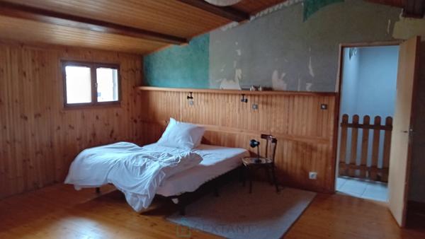 Grande maison contemporaine idéalement située