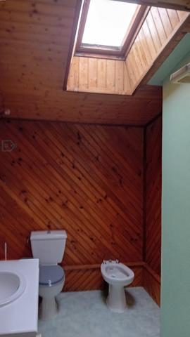 Grande maison contemporaine idéalement située