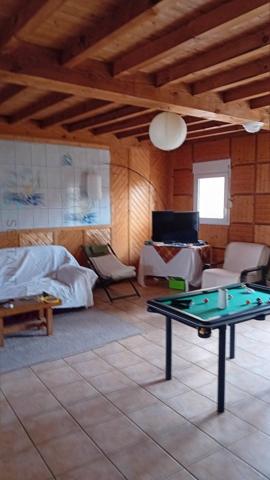 Grande maison contemporaine idéalement située