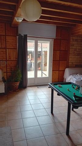 Grande maison contemporaine idéalement située