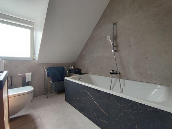 Maison - 5 pièces - 100 m²