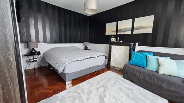 Magnifique Maison de Maître fin 19ème - 360 m2 - 7 Chambres - Spa - Jardin - 3 Garages