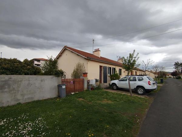 Issoire(63), VIAGER OCCUPE, maison plain pied de 90m2, véranda sur 370 m2 de terrain