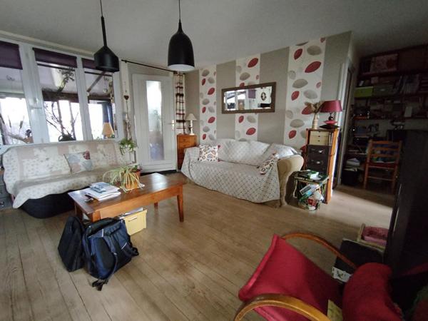 Issoire(63), VIAGER OCCUPE, maison plain pied de 90m2, véranda sur 370 m2 de terrain