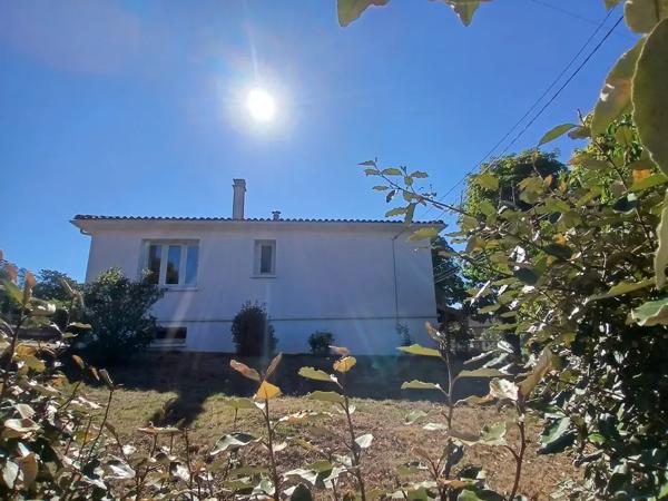 Maison habitable de plain-pied, proche du centre-ville - La