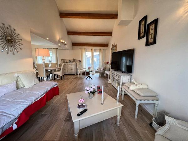 À Maraussan, villa F4 avec piscine et charme unique Maraussan