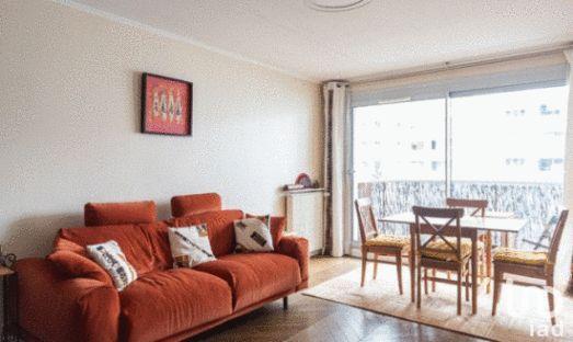 Location appartement 3 pièces 62 m² Paris 19