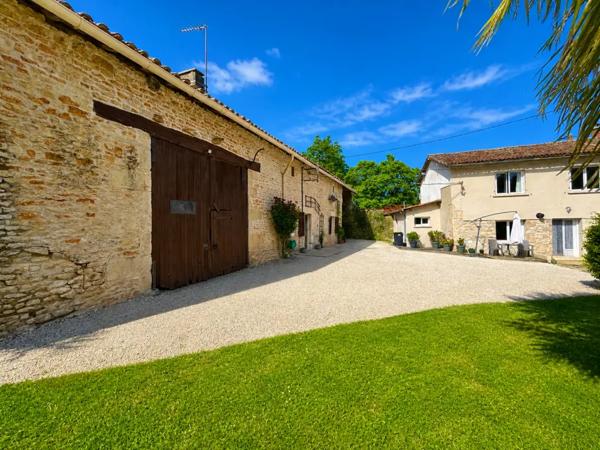 Character Property with Gîte and Development Barn