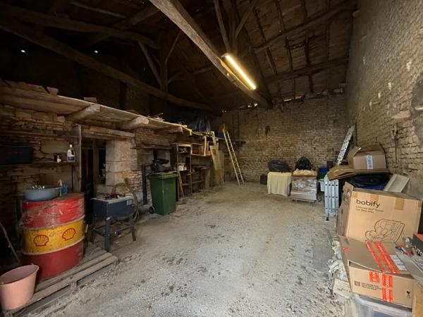 Character Property with Gîte and Development Barn