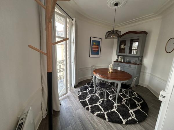 Troyes Hyper Centre, Très Bel appartement T3, rénové et vendu meublé.