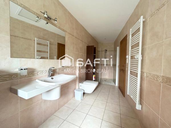 Charmante maison en pierres en plein centre ville