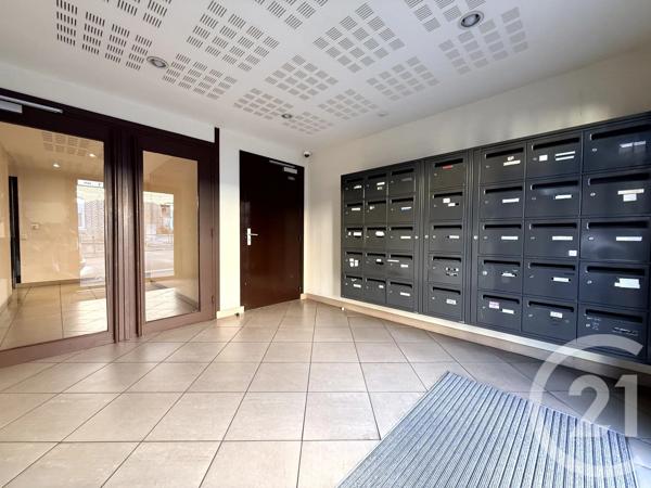 Appartement T3 à vendre  4 pièces - 76,86 m 2   ST QUENTIN  - 02