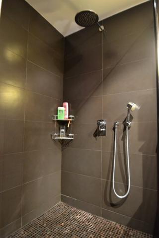 Studio meublé au calme porte Maillot à deux pas du bois de Boulogne