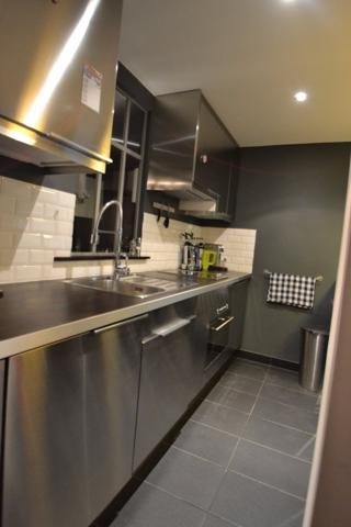 Studio meublé au calme porte Maillot à deux pas du bois de Boulogne