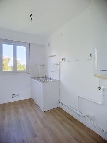 Appartement Etampes 4 pièce(s) 70.81 m2 Le chauffage est compris dans les charges !