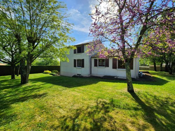 Maison familiale au calme à Azay?le?Brûlé