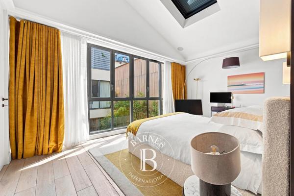 Paris 2ème, Appartement 3 Chambres -  321 m² à vendre
