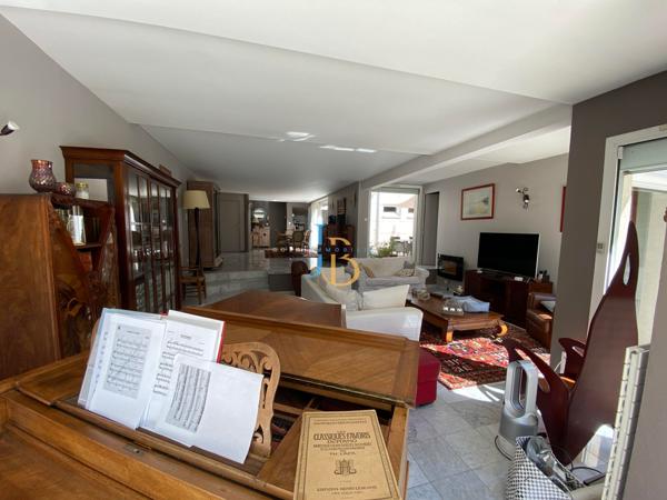 Bourges (18000) COUP DE COEUR pour cette maison de famille