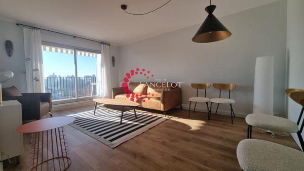 Meublé 3P 82 m² en dernier étage avec terrasse et deux parkings.
