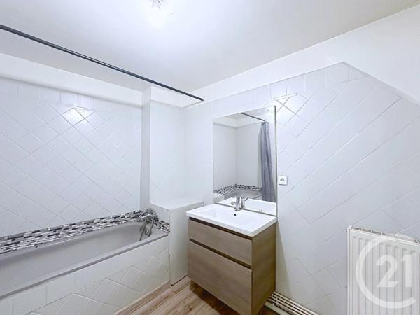 Appartement F2 à vendre  2 pièces - 62,26 m 2   MONTBELIARD  - 25