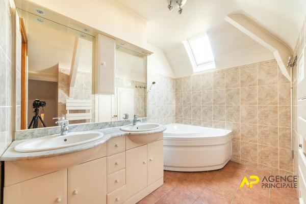 Maison de famille à La Garenne-Colombes : havre de paix ensoleillé €1 260 000 ** - Référence 13865